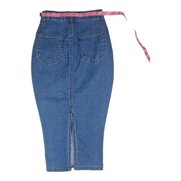 Pretty Little Thing - Picture 5 of 6